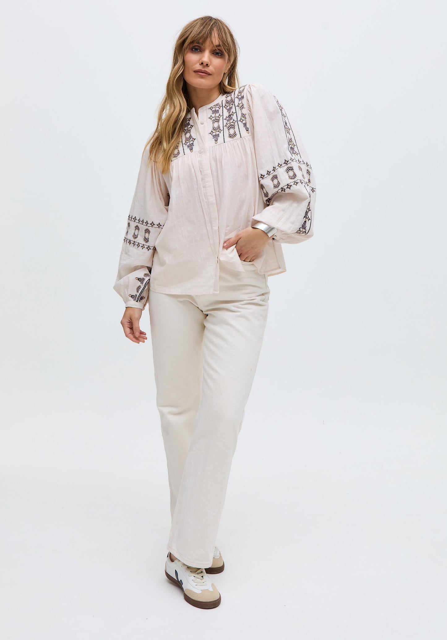 Demi Embroidered Ballon Sleeve Shirt In Cream
