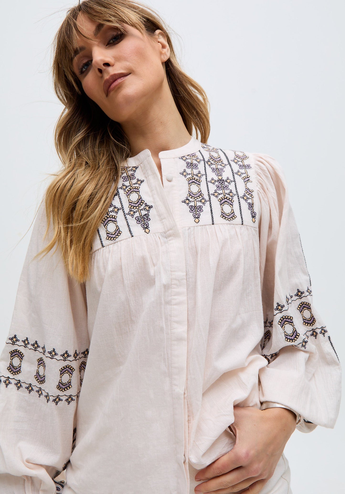 Demi Embroidered Ballon Sleeve Shirt In Cream