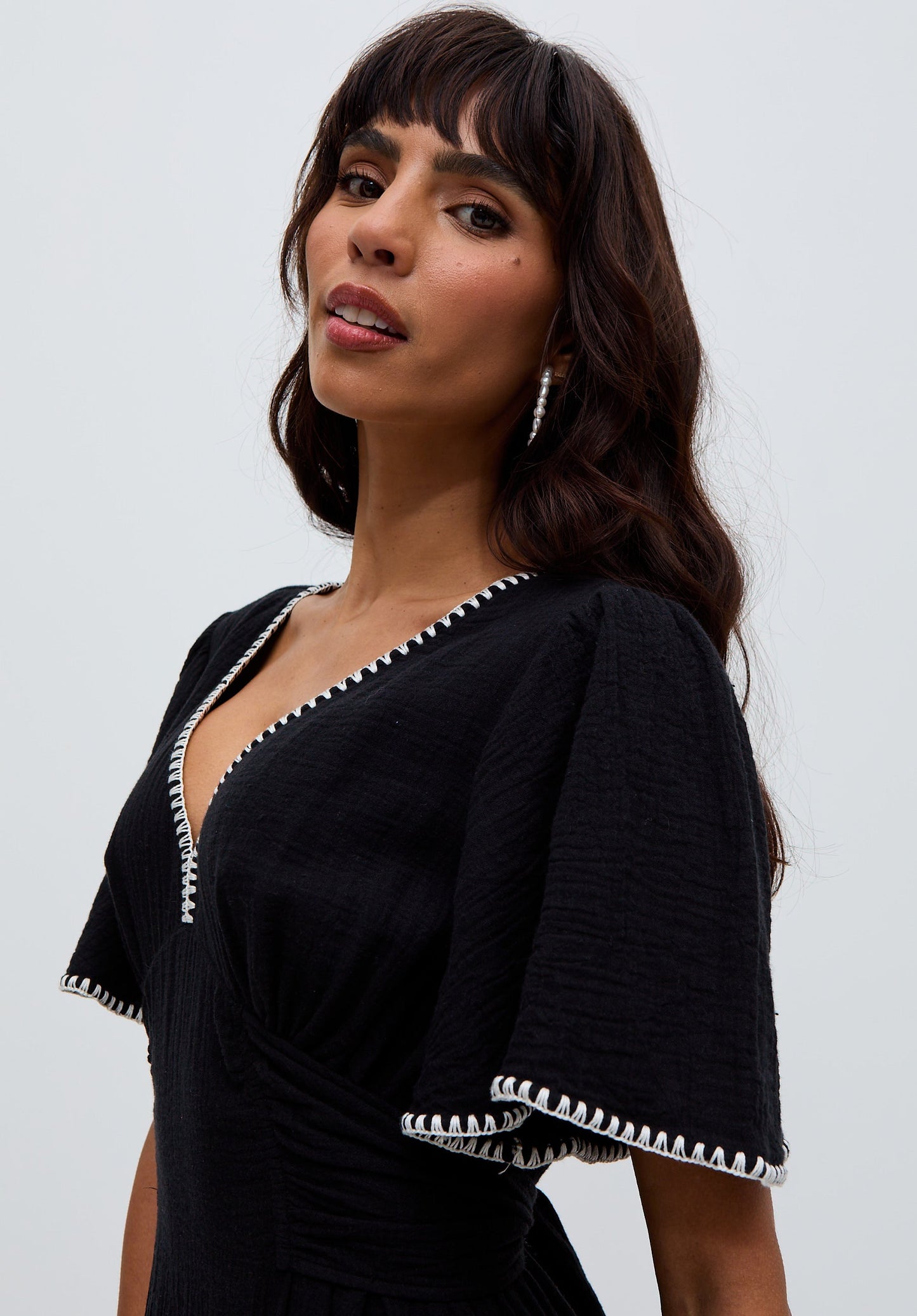 Delilah V-Neck Front Tie Midi Dress In Black