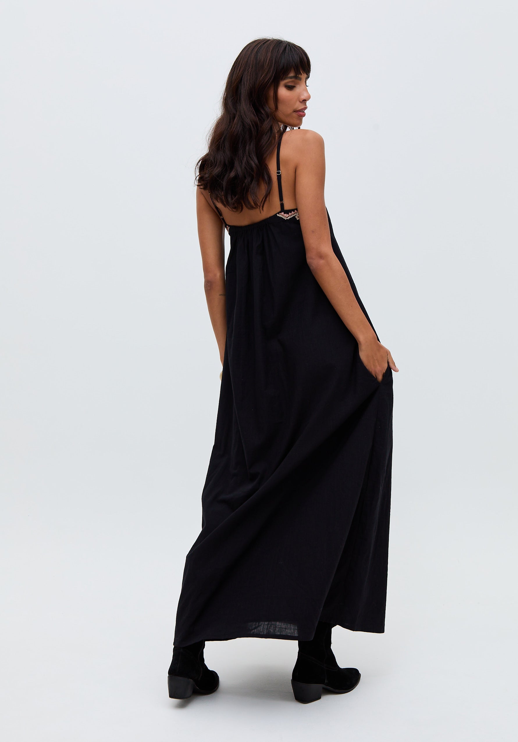 Sapphire Spaghetti Strap Embroidered Maxi Dress In Black